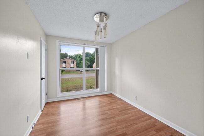 Building Photo - 5409 Country Dr