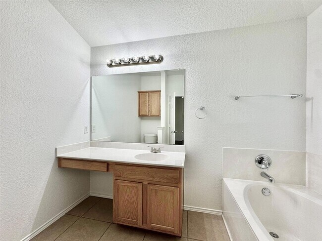 Building Photo - 1015 Aiken Dr