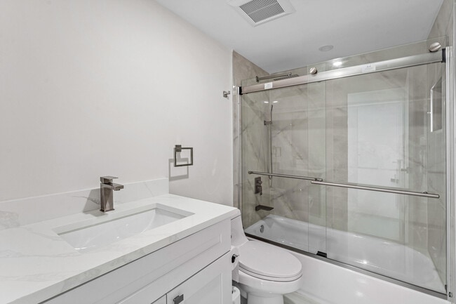 Building Photo - 5460 N Ocean Dr