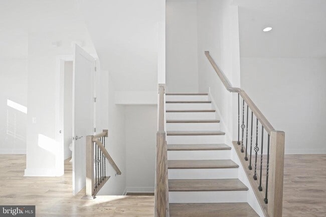 Building Photo - 44734 Roosevelt Sq