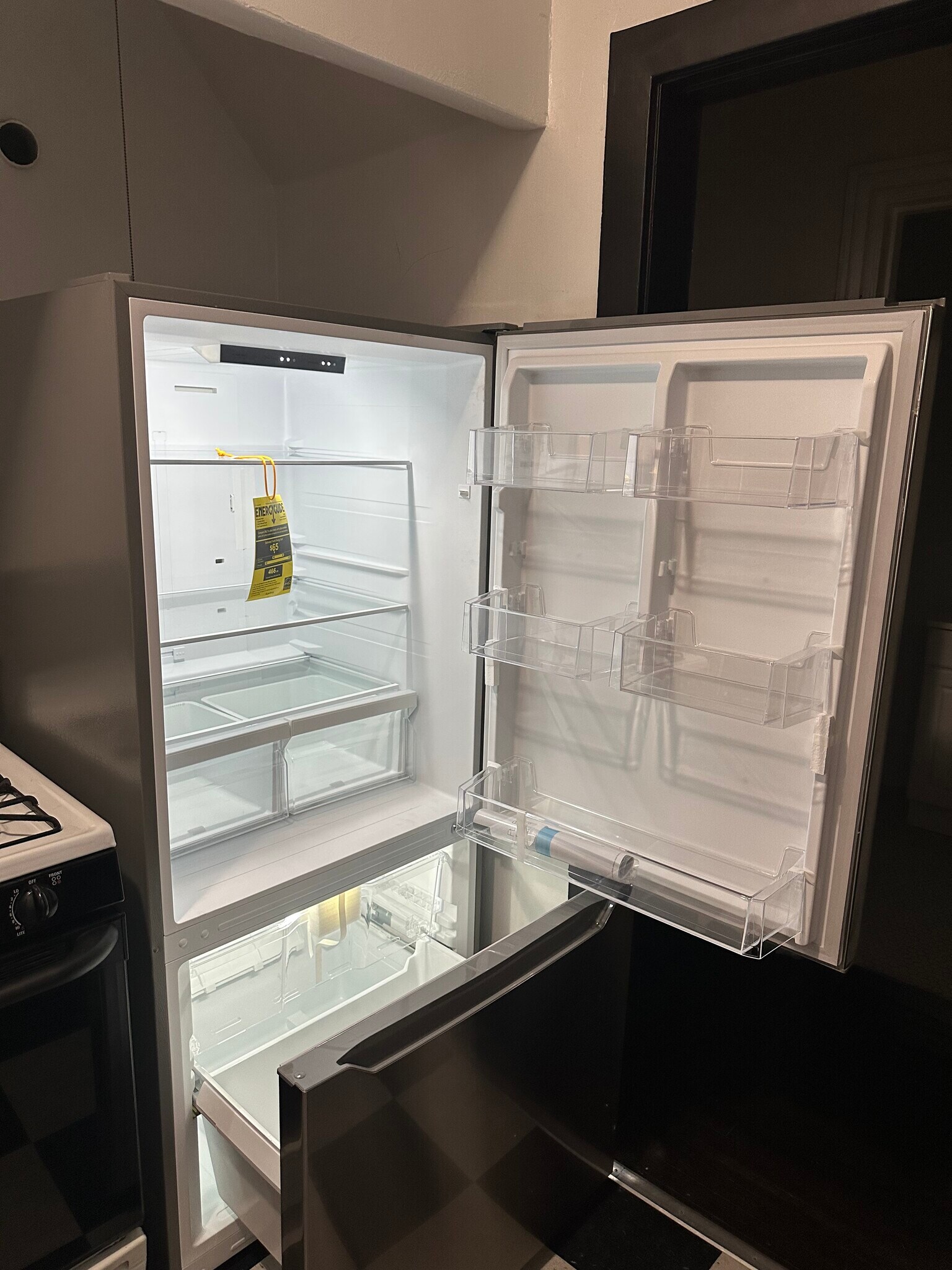 NEW FRIDGE - 717 1/2 N Ridgewood Pl