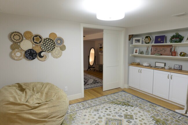 Sitting Area between Movie Room and Master Bedroom - 932 S Holly St