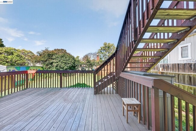 Building Photo - 1835 Prince St