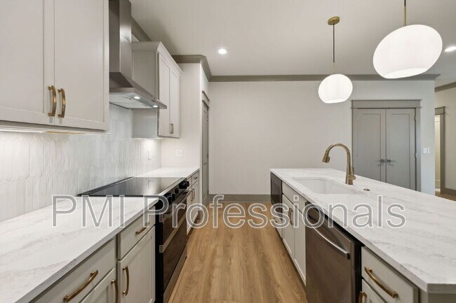 Building Photo - 3419 John Richards Dr