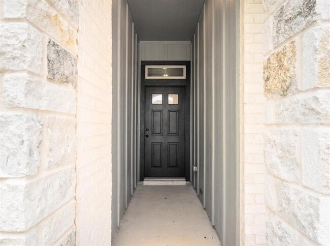 Building Photo - 311 Fanpalm Ct