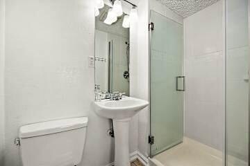 Building Photo - 207 8th St