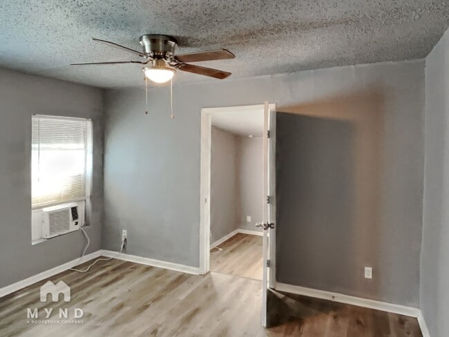 Building Photo - 1805 Trenton Dr