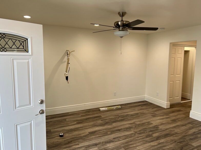 Building Photo - 4701 16th Ave