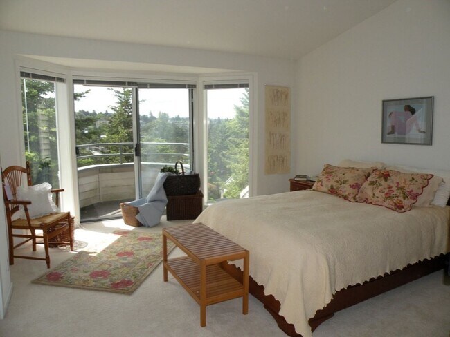 Building Photo - 2 Bed 3 Bath Condo at Galleria in the Hear...
