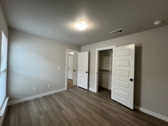 Building Photo - 3/2/2 in Bell Farms available June!!