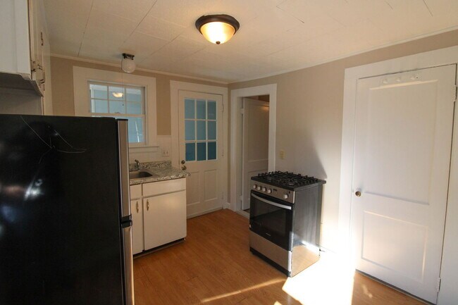 Building Photo - 48 East Main Street