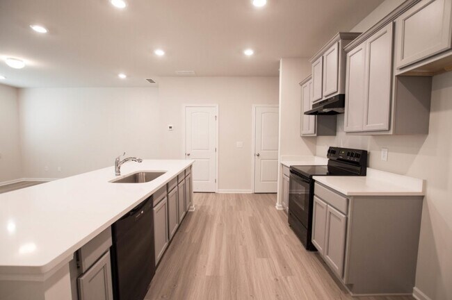Building Photo - 373 Whitetail Cir