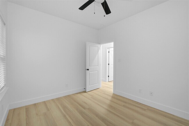 Building Photo - 8412 Sunnyhill St