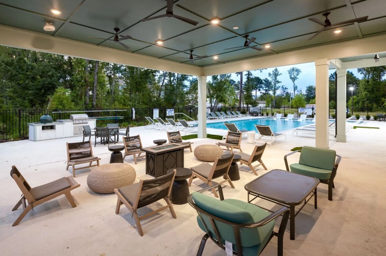 Building Photo - 8251 Windsor Hill Blvd