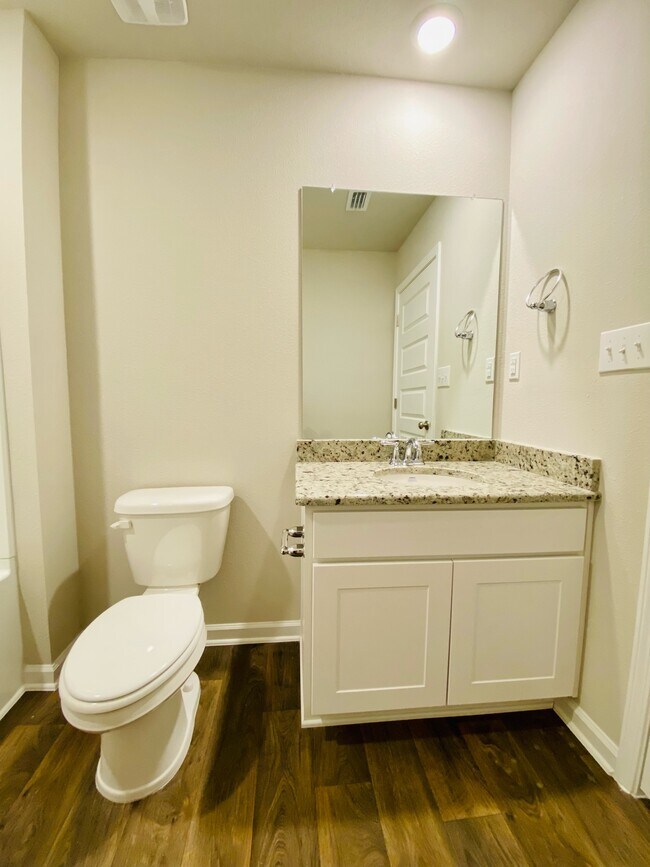 Building Photo - 23135 Shadowridge Dr