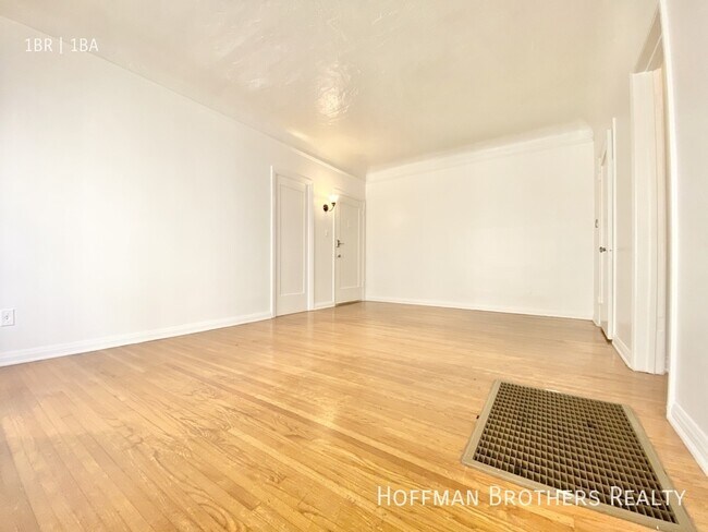 Building Photo - 351 N Sierra Bonita Ave