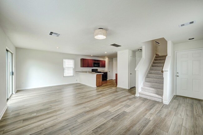 Building Photo - 19030 Bee Line Ct