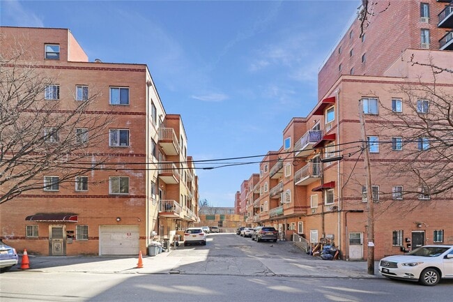 Primary Photo - 140-32-140-34 34th Ave