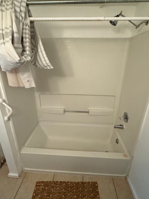 Building Photo - 190 Lubeck Rd