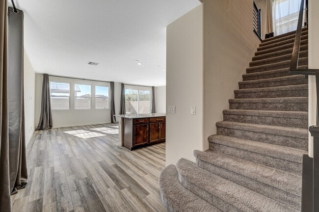 Building Photo - AMAZING 2 Story, 5 Bedroom Home in Gated community!