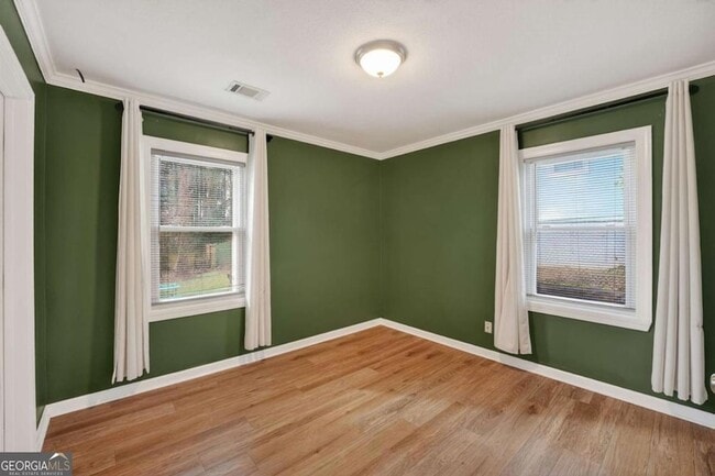 Building Photo - 871 Hargis St SE