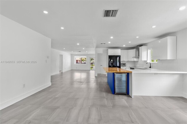 Building Photo - 3855 SW 1st St