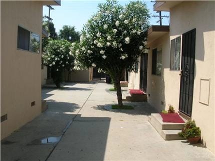 Building Photo - 69th Way Apts