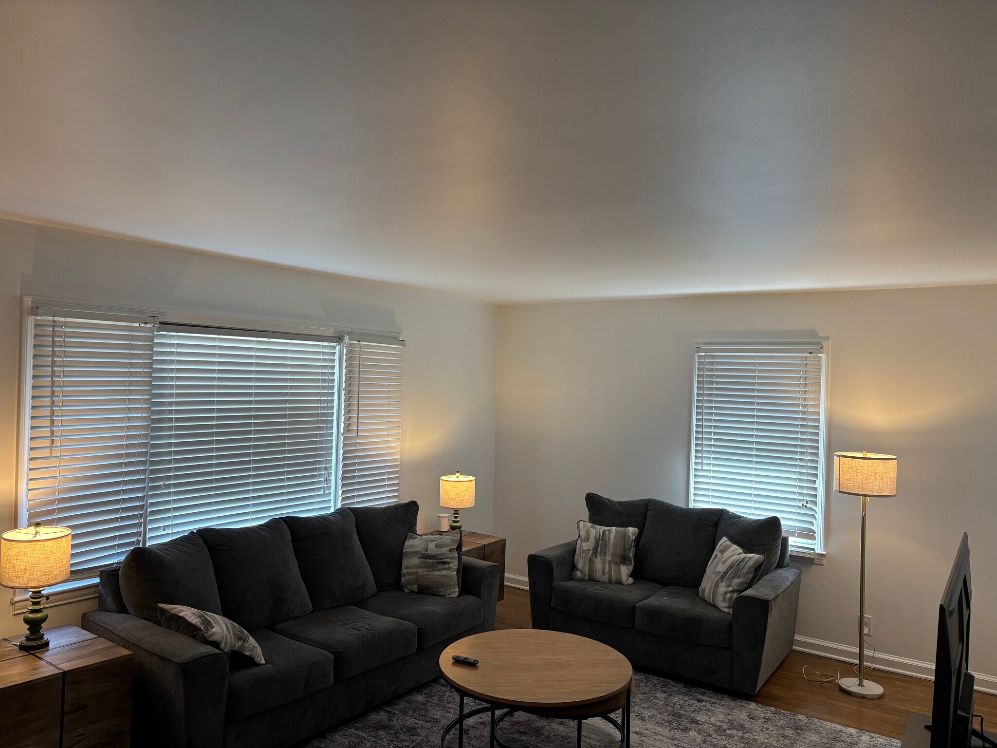 Building Photo - 902 S 36th St