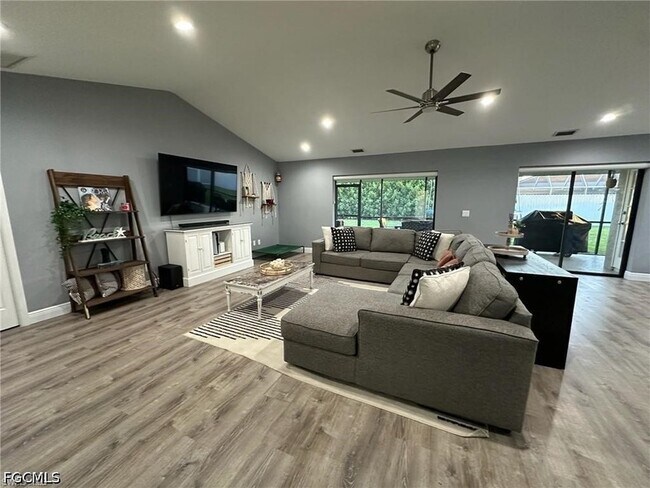 Building Photo - 1714 SE 2nd St