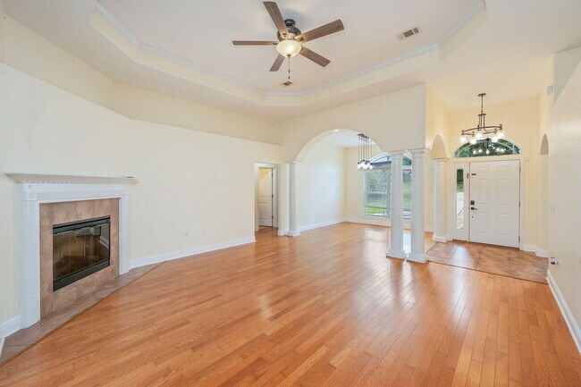 Building Photo - 618 Territory Ln