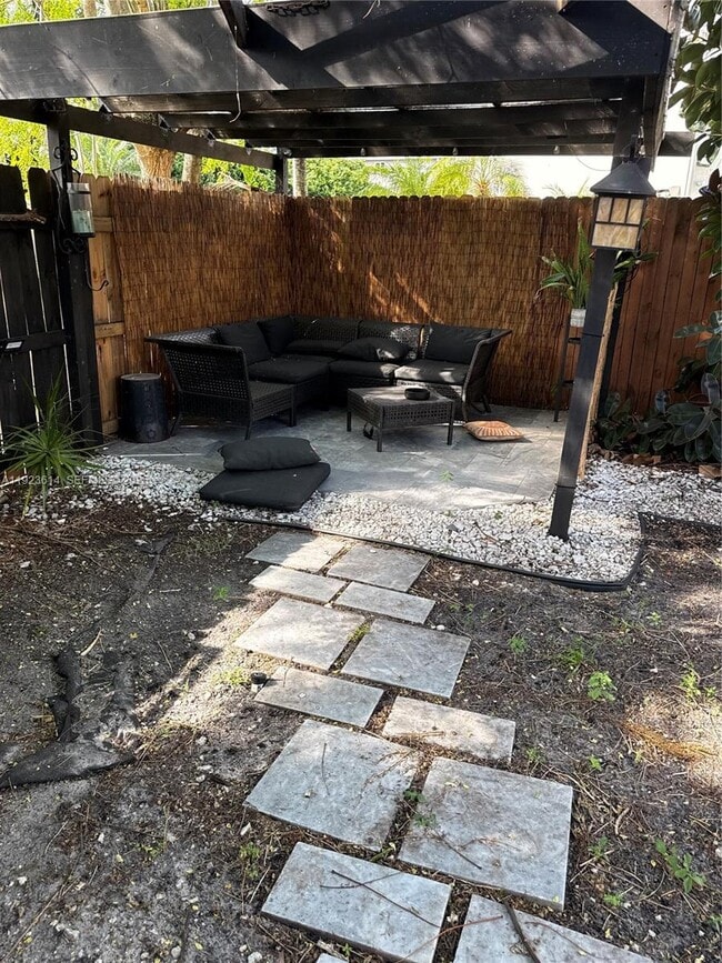 Building Photo - 18701 Shauna Manor Dr