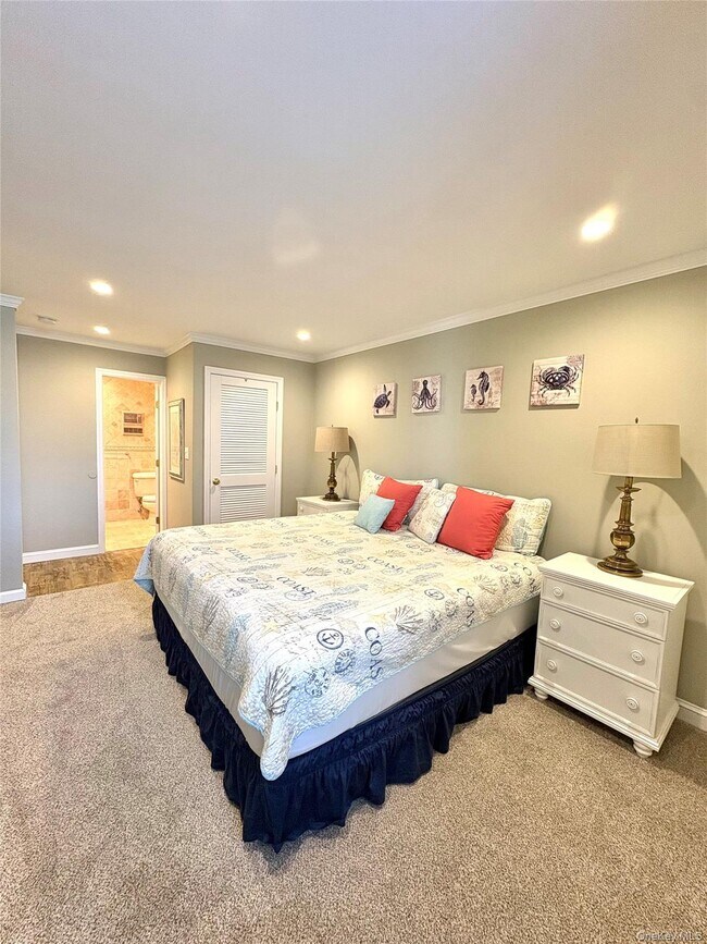 Building Photo - 253 Dune Rd