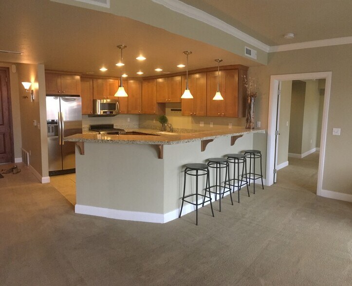 Building Photo - 88 S 900 E
