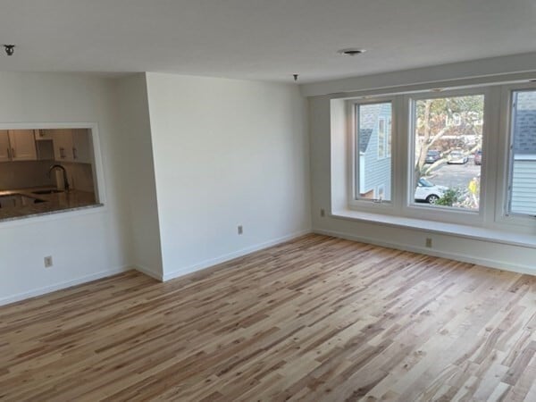 Building Photo - 65 Front St