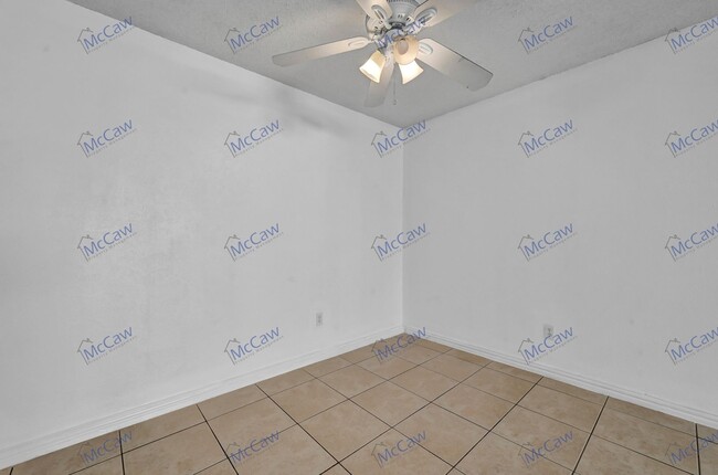 Building Photo - Updated Price!! Cute 2/2 Condo in Dallas!