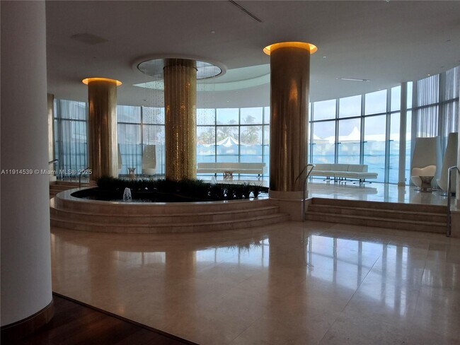 Building Photo - 5161 Collins Ave