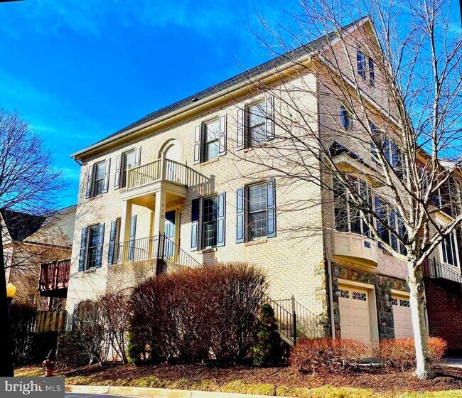 Building Photo - 1030 Grand Oak Way