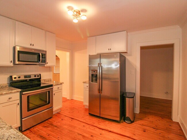 Building Photo - Lawn Care included! Downtown Athens! Walk to Athens State University!