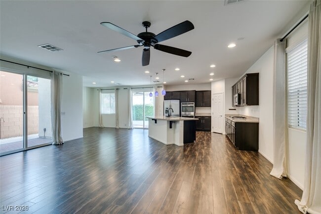 Building Photo - 8039 Kemblefield Ave