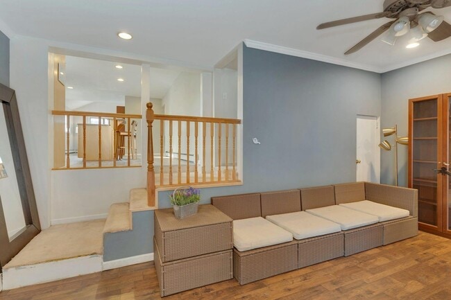 Building Photo - 1147 Bellmore Rd