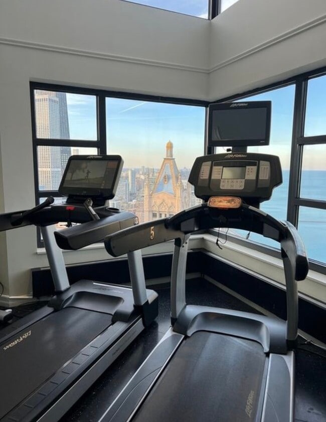 Building Photo - 401 E Ontario St