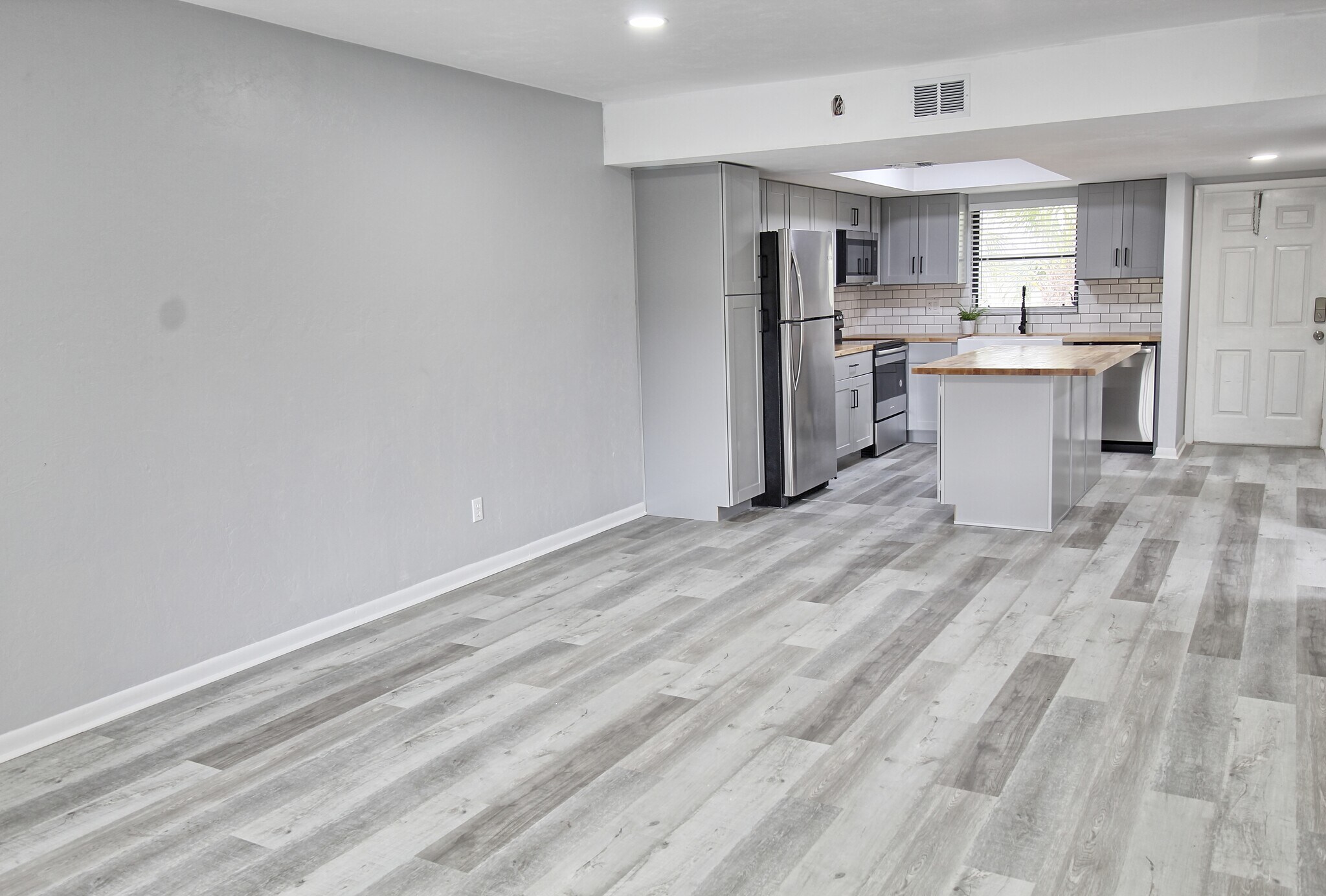 Building Photo - 28160 Pine Haven Way