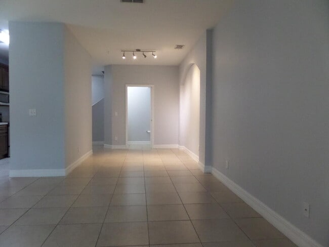 Building Photo - 829 Pipers Cay Dr