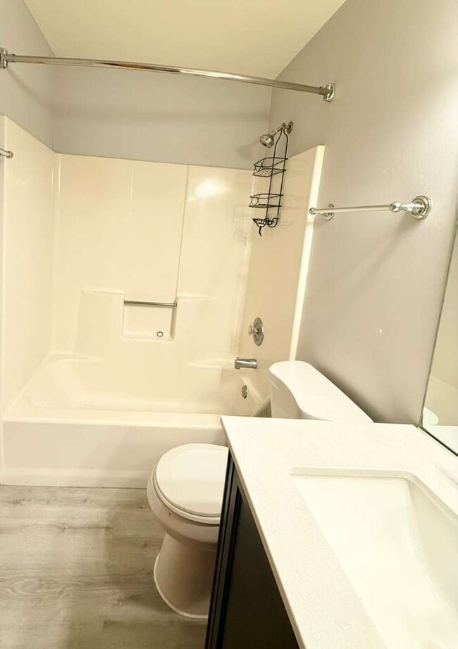 Building Photo - 2071 Madison Ave