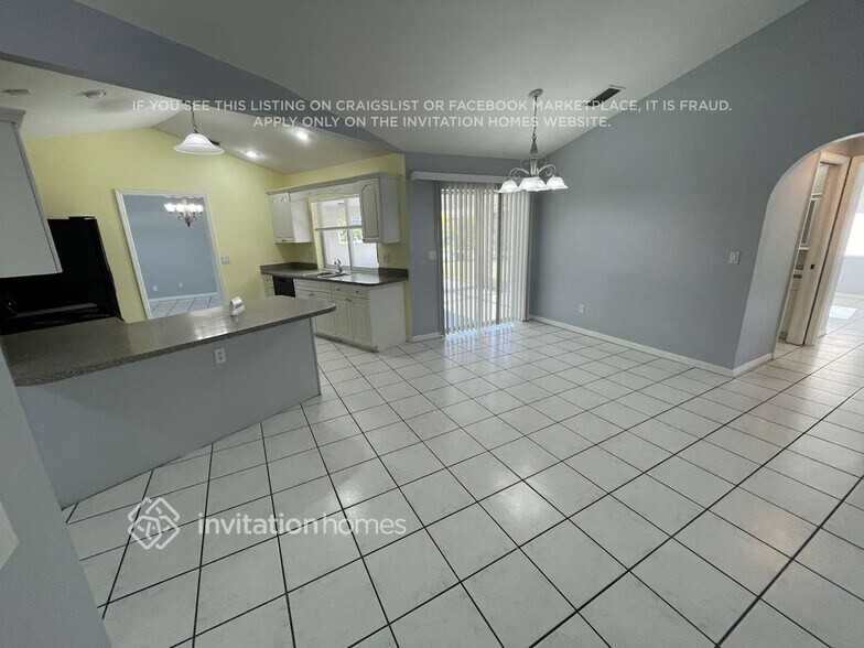 Building Photo - 4228 SW 15th Pl