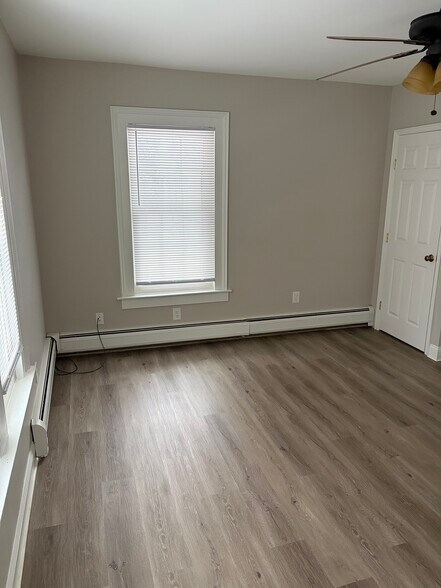 Building Photo - 65 Ingraham St