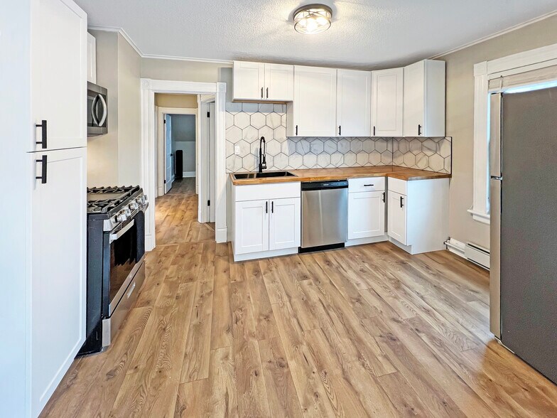 New Kitchen - 111 Belden St