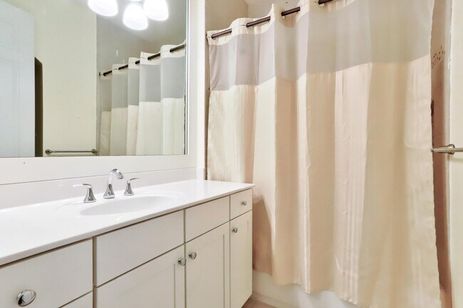 Building Photo - 8101 Ironstone Dr