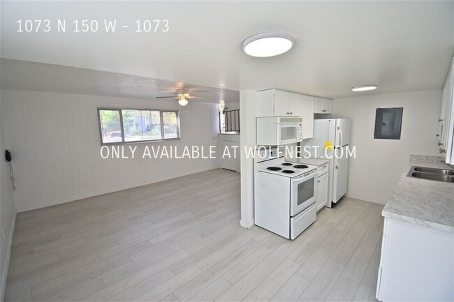 Building Photo - Beautiful 2 Bed Orem Unit! No Deposit Option!