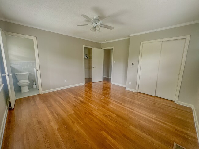Building Photo - 1306 W Park Ave